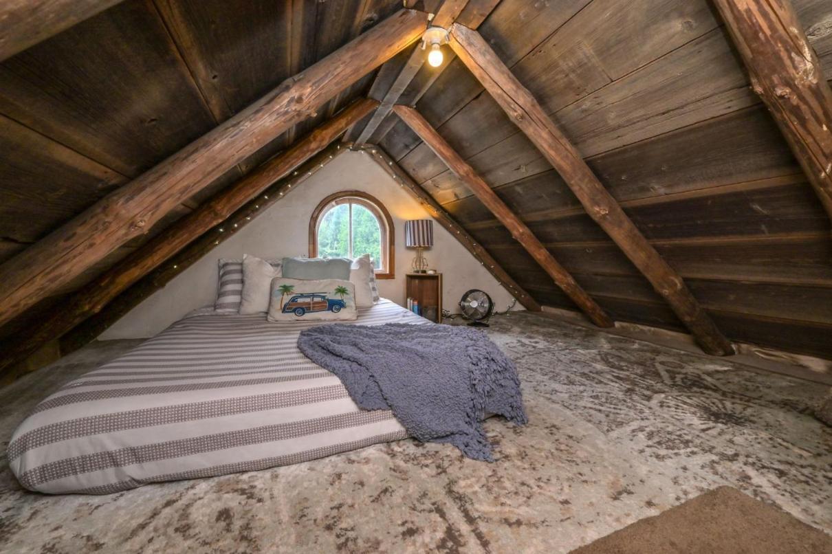 A Rustic Cabin In The Woods オレンジビル エクステリア 写真